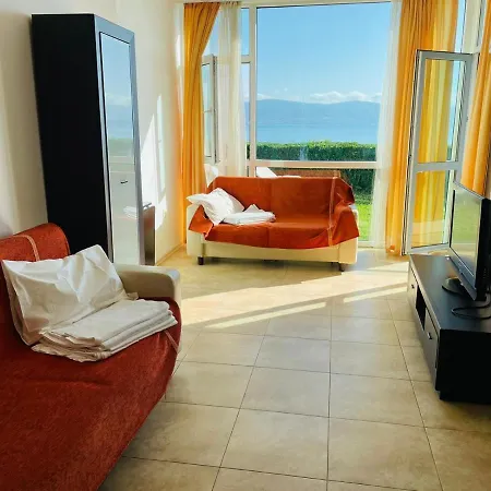 S08 Apartment With Patio And Sea View * Nesebar