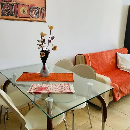 S08 Apartment With Patio And Sea View 아파트